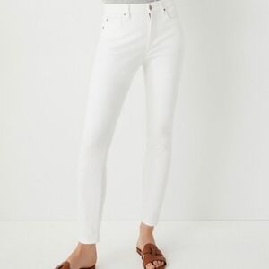 Ann Taylor Sculpting Pocket Mid Rise Skinny Jeans in Velvet, White, Sz 6
